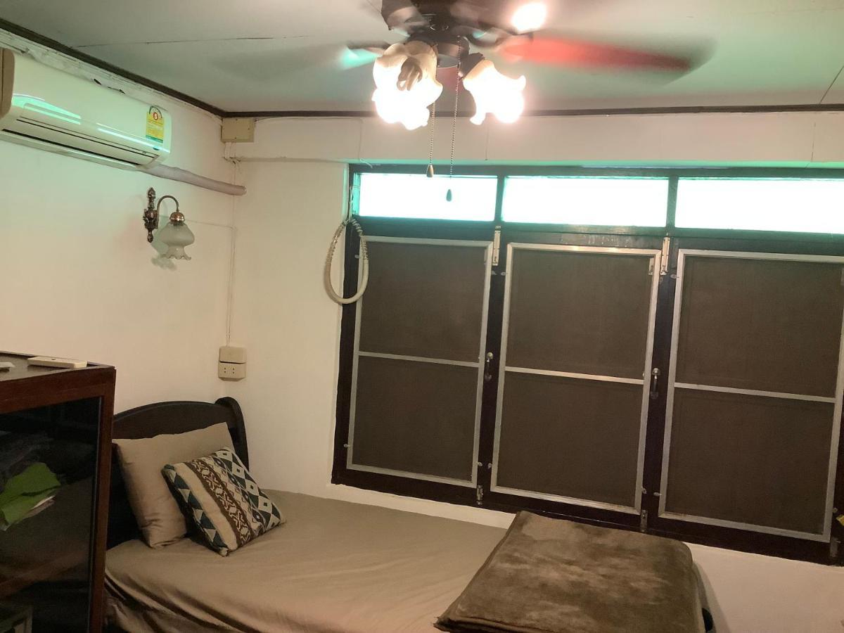 Tata Guesthouse Chiang Mai Esterno foto