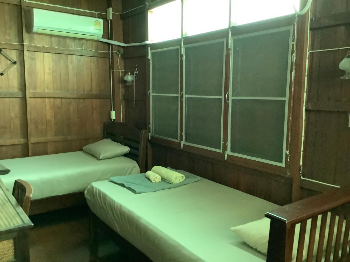 Tata Guesthouse Chiang Mai Esterno foto