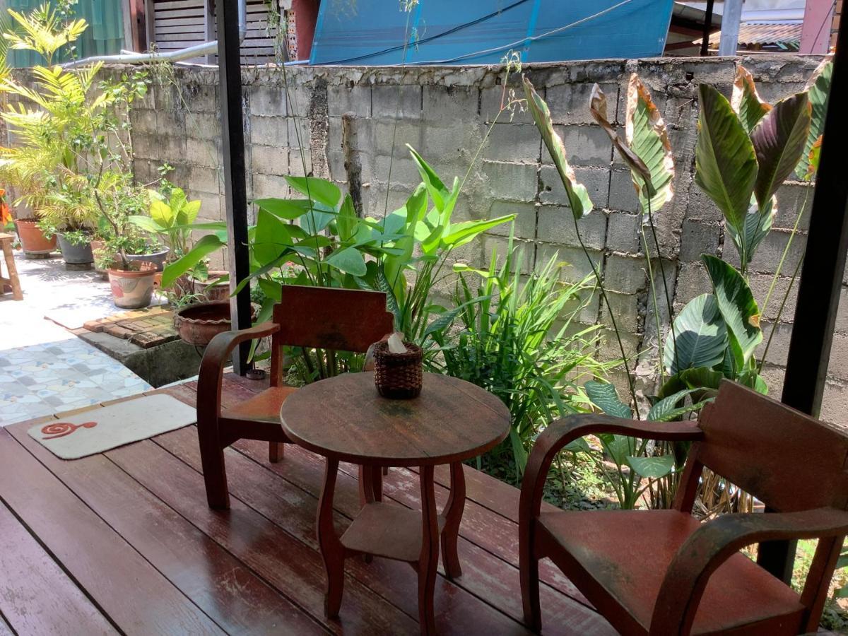 Tata Guesthouse Chiang Mai Esterno foto